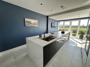 Photo 8- click for photo gallery